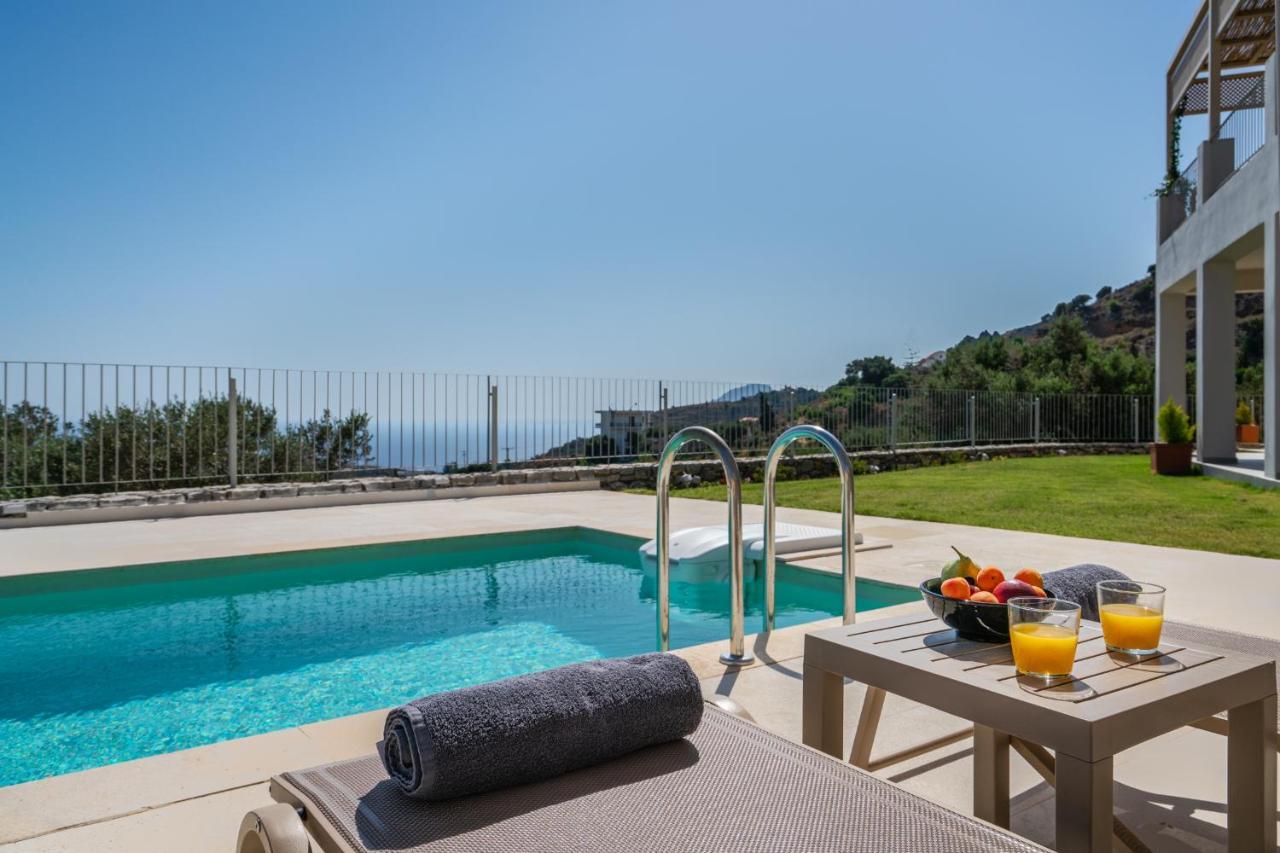 Aloni With 180° Seaview, Private Pool & Bbq, 2km From